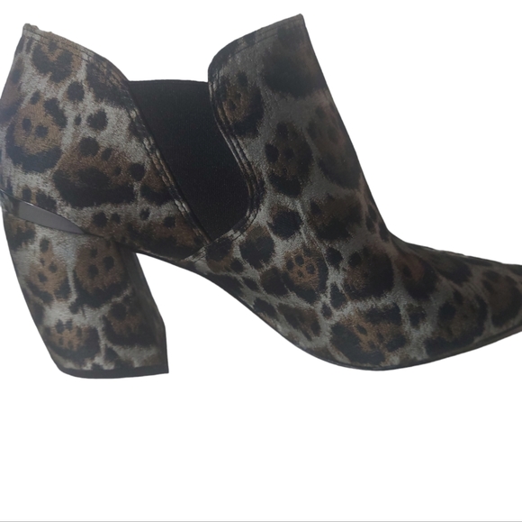 Antonio Milani leopard ankle boot. Size 7 and 1/2 so what is it - Picture 4 of 6
